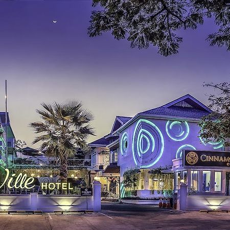 Oxville Hotel Паданг Экстерьер фото