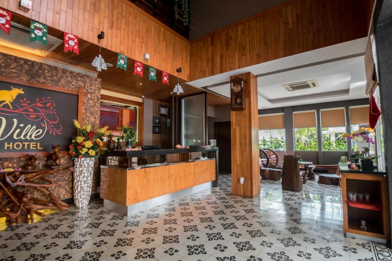 Oxville Hotel Паданг Экстерьер фото