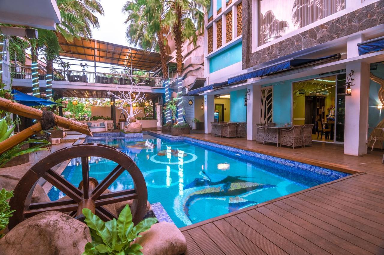 Oxville Hotel Паданг Экстерьер фото