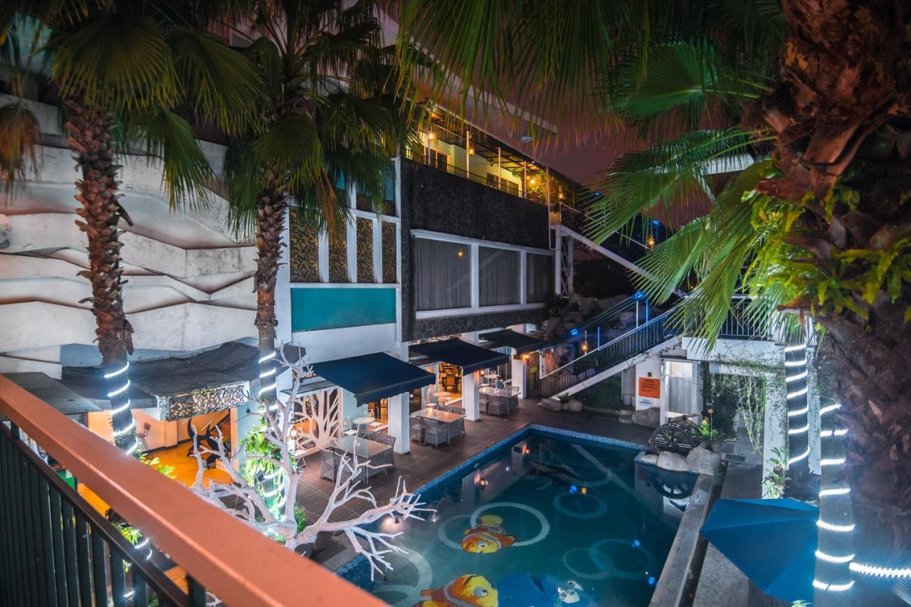 Oxville Hotel Паданг Экстерьер фото