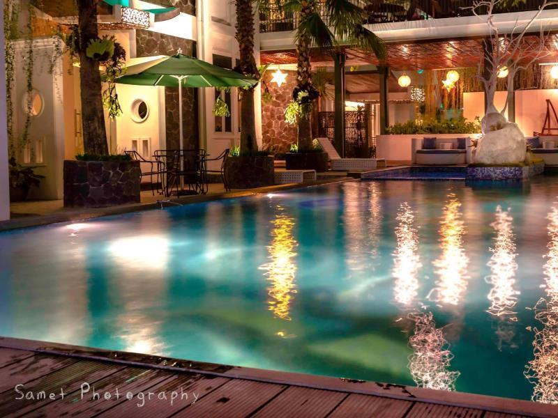 Oxville Hotel Паданг Экстерьер фото