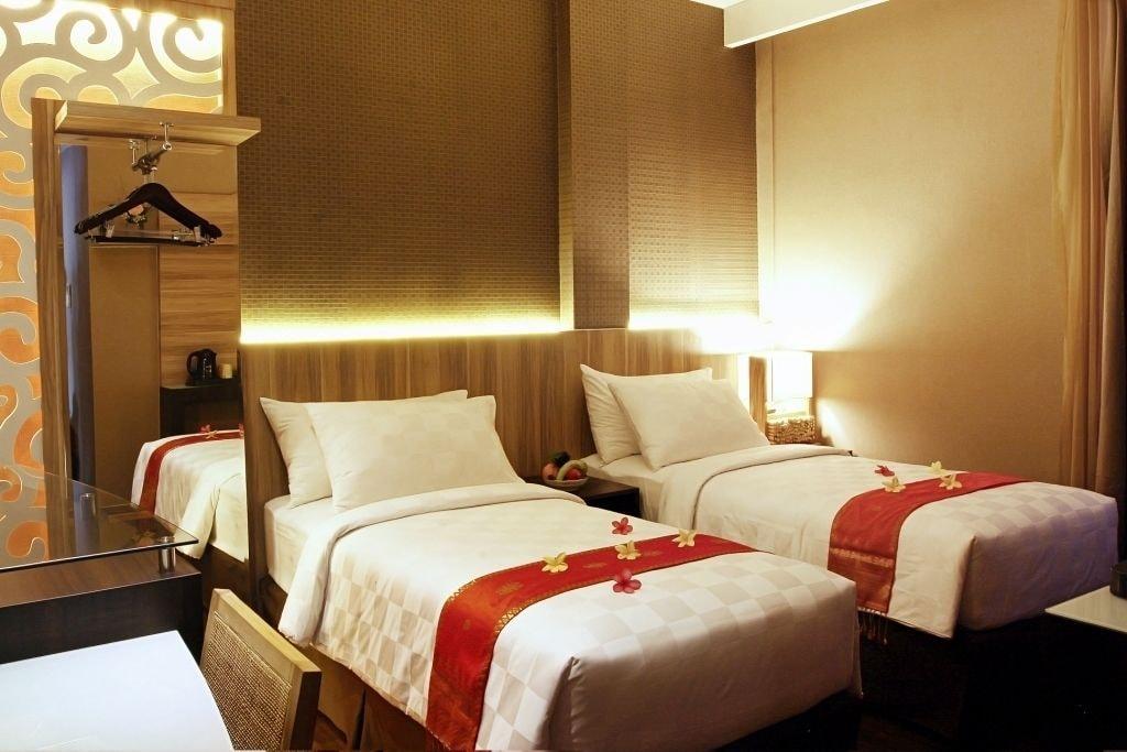 Oxville Hotel Паданг Экстерьер фото