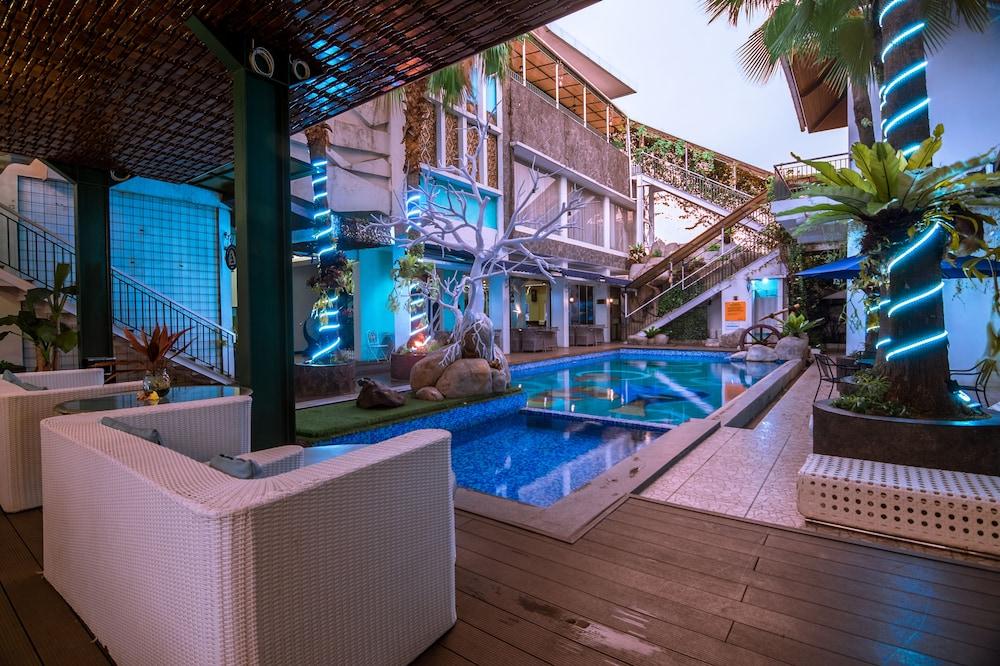 Oxville Hotel Паданг Экстерьер фото