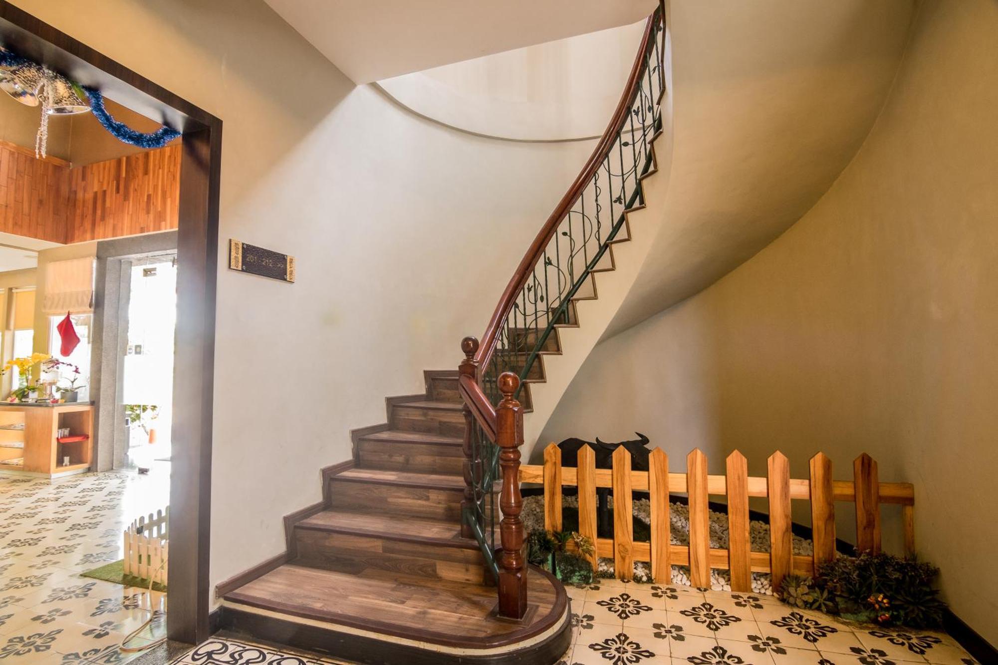 Oxville Hotel Паданг Экстерьер фото