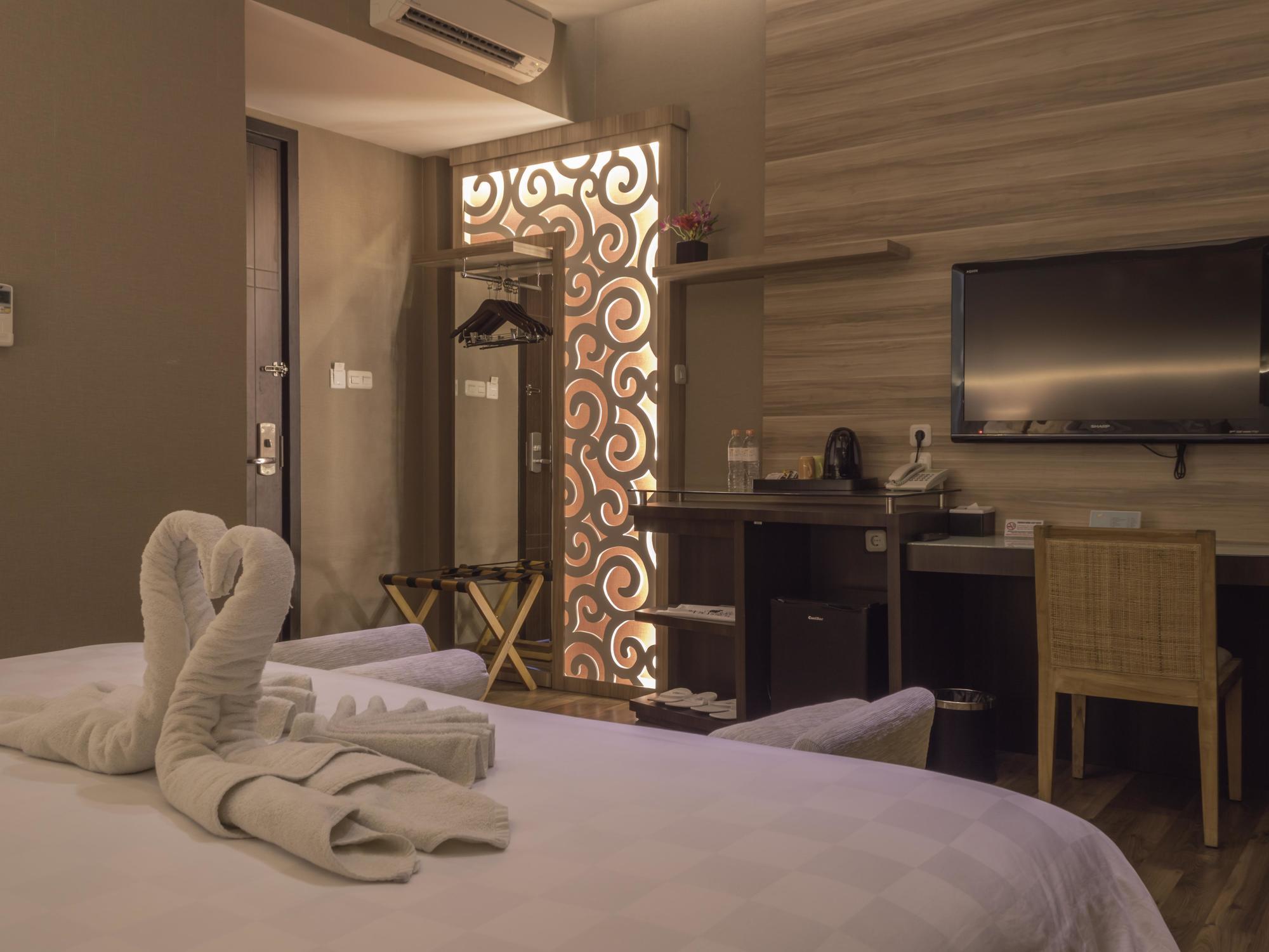 Oxville Hotel Паданг Экстерьер фото
