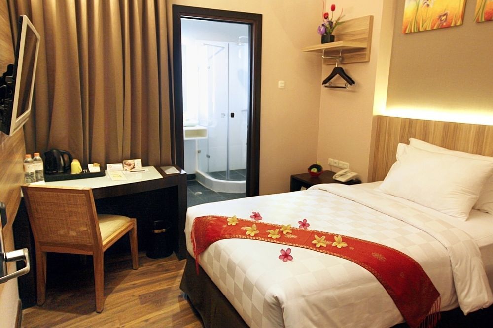 Oxville Hotel Паданг Экстерьер фото