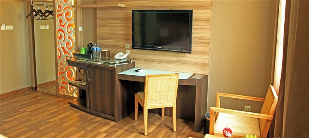 Oxville Hotel Паданг Экстерьер фото